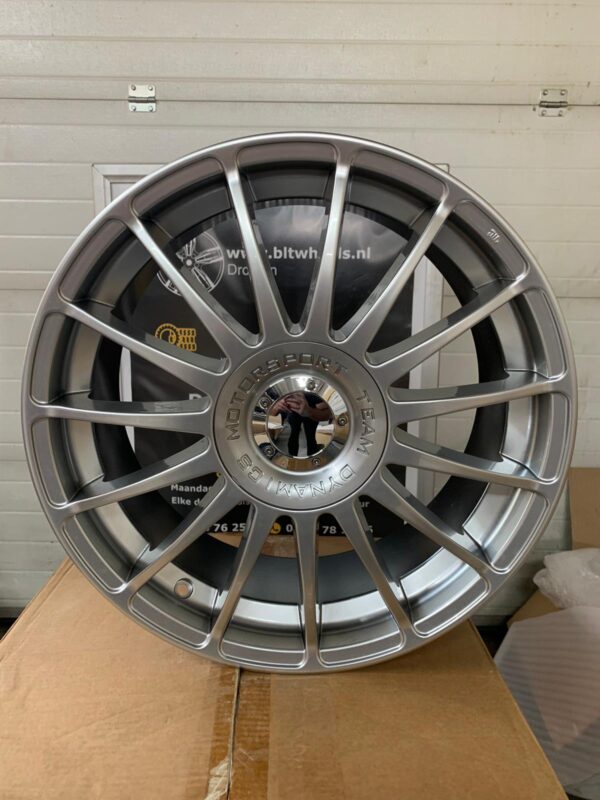 4x100 4x108 Team Dynamics Monza R 17 inch velgen TWV 900,-